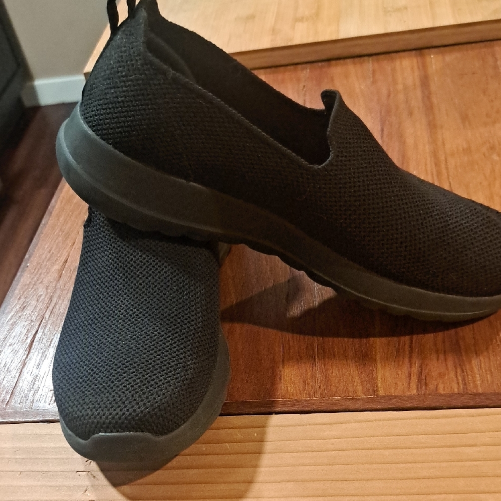 Black Womens Slip-On Shoes